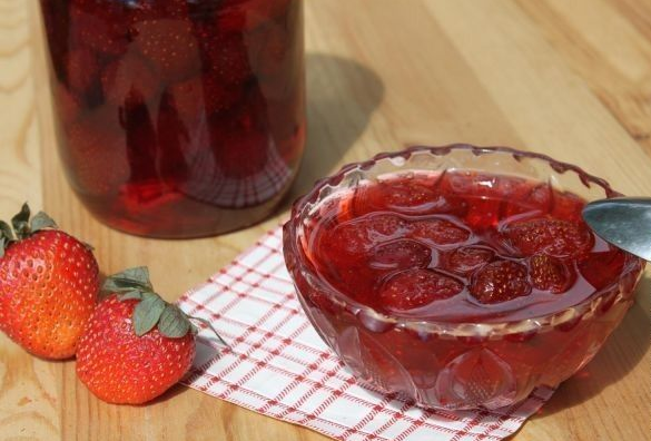 Frozen strawberry jam: recipe