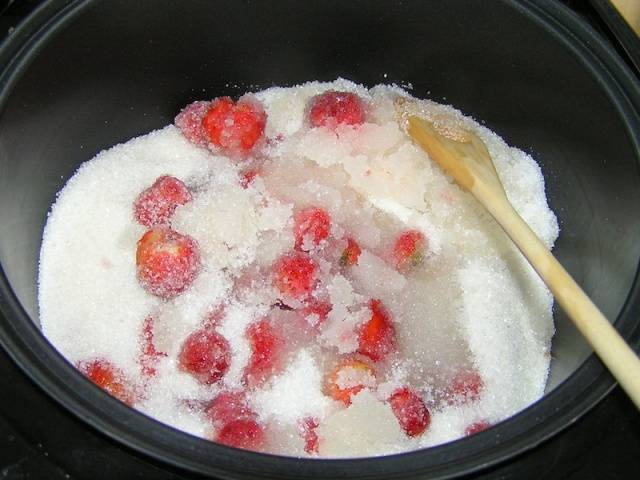 Παγωμένη μαρμελάδα φράουλας: συνταγή