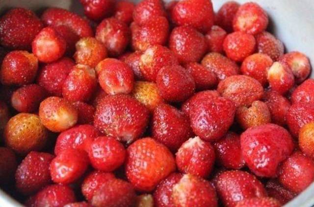 Strawberry Jam with Gelatin