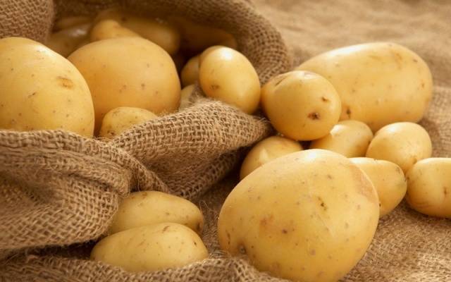 Rane i super rane sorte krumpira: opis, fotografije, pregledi