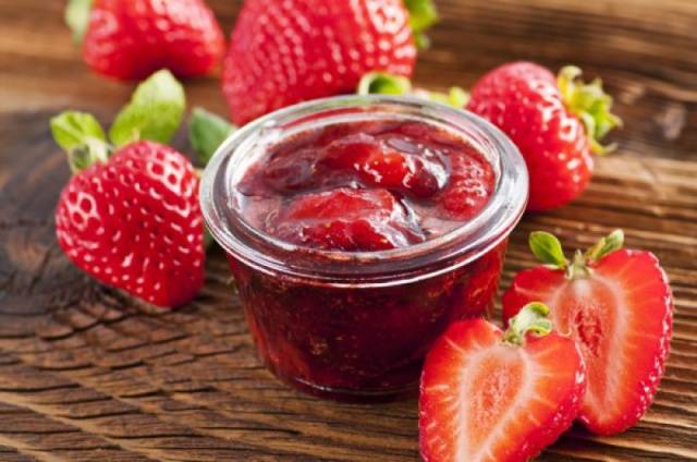Strawberry jam without cooking