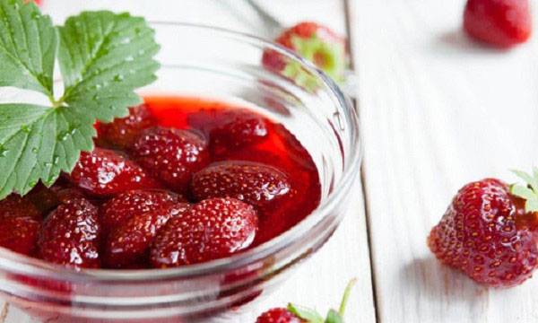 Frozen strawberry jam: recipe